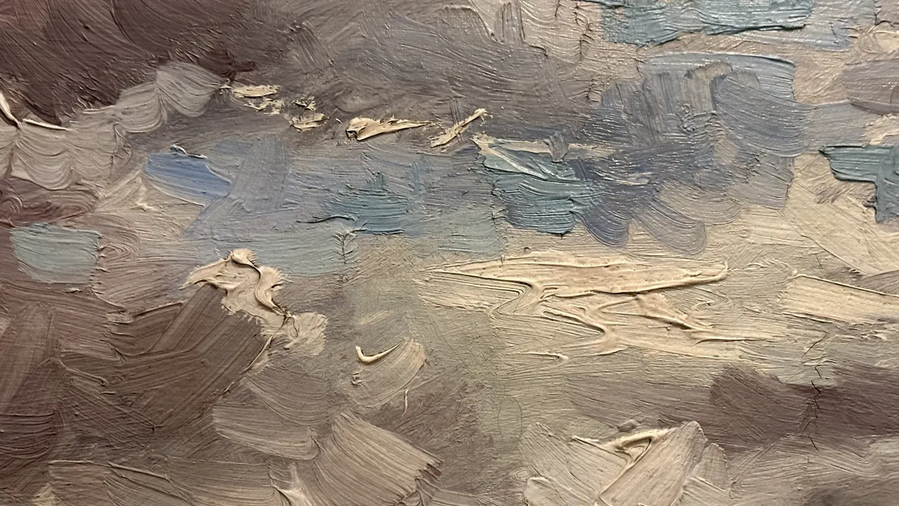 Ciel gris et mauve en couches de peinture épaisses, détail sans motif reconnaissable